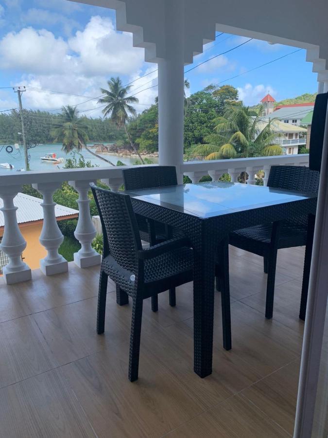 Athara'S Apartment Baie Sainte Anne Esterno foto